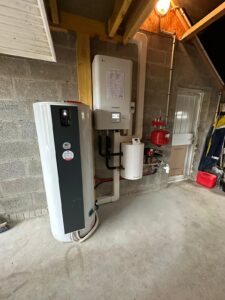 Installation PAC Air-eau de 12kW à Clécy (14)
